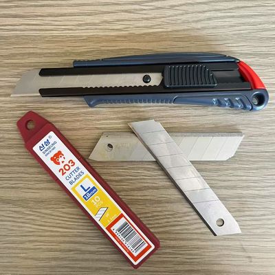 kupować Noże do cięcia 18 mm z srebrnym ostrzem do zastosowań przemysłowych produkcja online