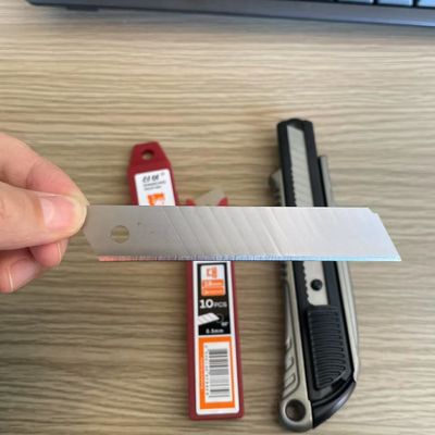 Ostrza noża 18 mm o grubości 0,5 mm / Ostrza użytkowe z odłamywaną końcówką do ciężkich prac